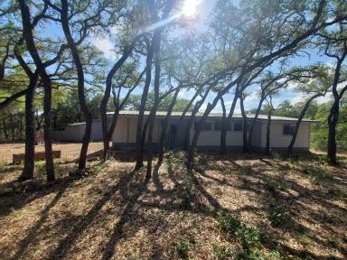 Main picture of 21401 Lindeman Ln