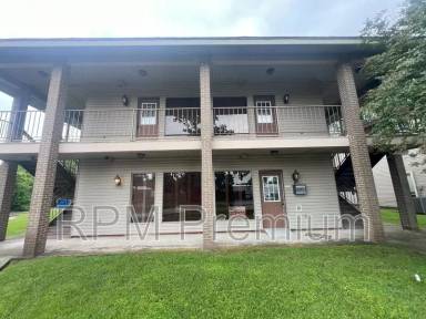 Main picture of 3040 Teddy Dr