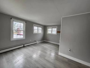 Main picture of 46 Maple St