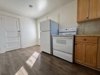 Main picture of 1200 W Market Cir