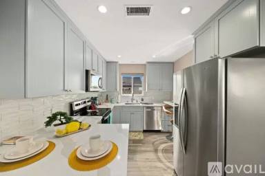 Main picture of 6059 Edgewater St