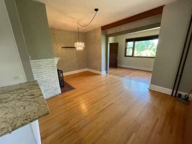 Main picture of 2815 W 44th St