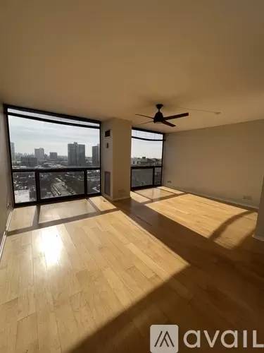Main picture of 4343 Clarendon Ave Condos