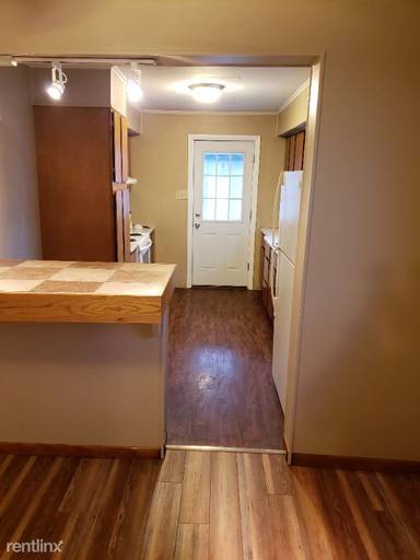 Main picture of 34 W Craig St