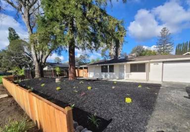 Main picture of 3478 Sanford St