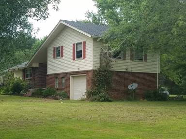 Main picture of 967 Ford Chapel Rd