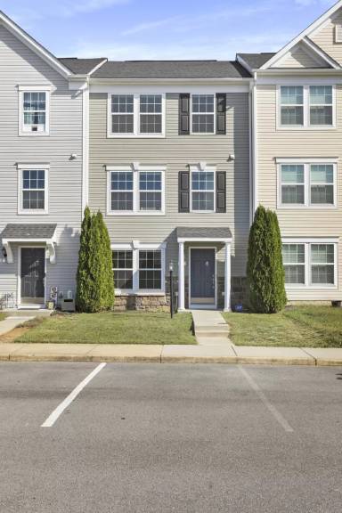Main picture of 18 Chillingham Ct