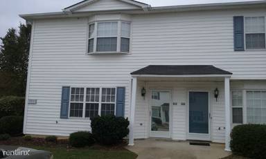 Main picture of Sterling Pointe Apartments