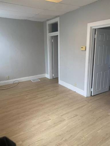 Main picture of 242 W Main St