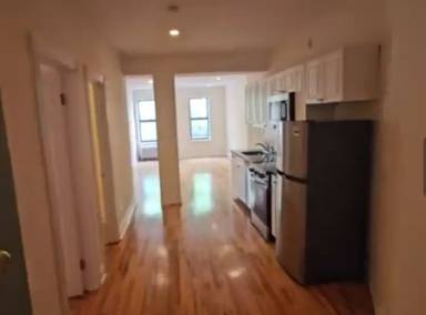 Main picture of W 183rd St