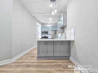 Main picture of 428-438 W Belden Ave