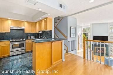Main picture of 925 14th St