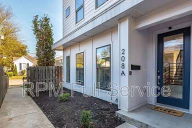 Main picture of 208 Myrtle St