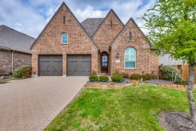 Main picture of 1700 Pebblebrook Ln