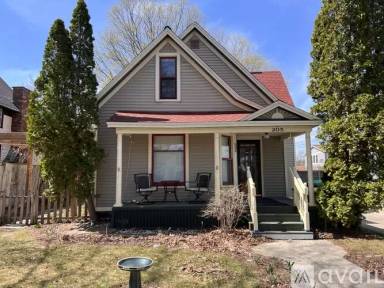 Main picture of 205 N Oak St