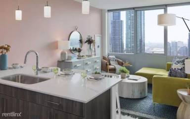 Main picture of 810 S Michigan Ave