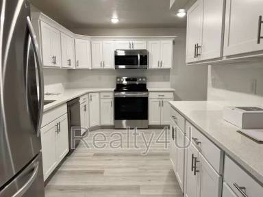 Main picture of 2244 N Canyon Rd