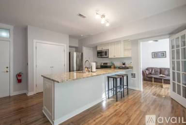 Main picture of 605 Fontana Dr