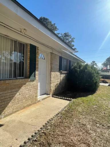 Main picture of 207 Hickory St