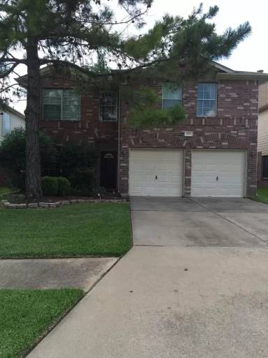 Main picture of 19215 Wading River Dr