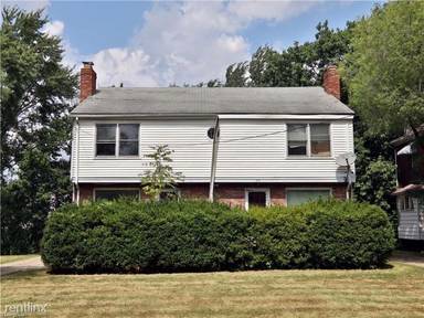 Main picture of 210 E Midlothian Blvd