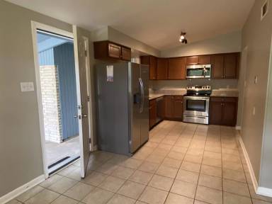 Main picture of 604 Dyches Dr