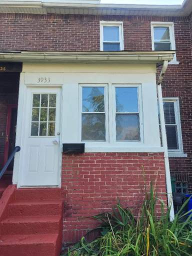 Main picture of 3933 Bell St