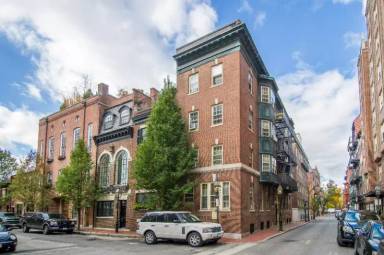 Main picture of 16 River St