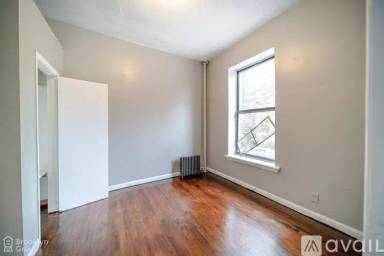 Main picture of 301 W 141st St