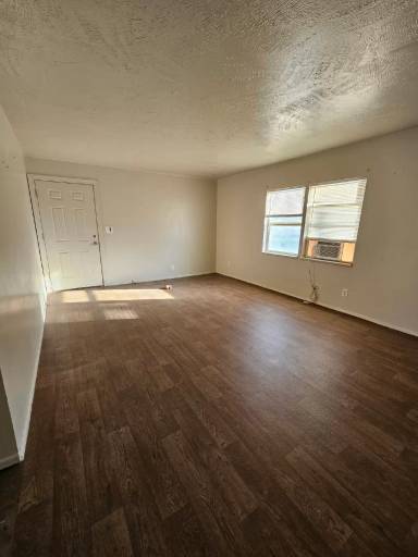 Main picture of 460 N 3rd W