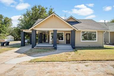 Main picture of 2200 NW 13th St