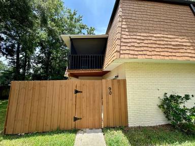 Main picture of 90 Moonstone Ct