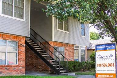 Main picture of 917 Collier St