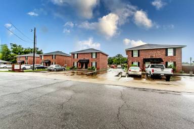 Main picture of 2314-2316 Saint Bernard St Apartments