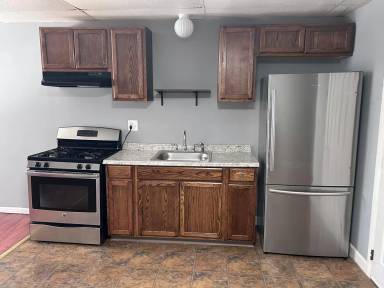 Main picture of 5 Crescent St