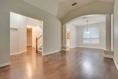 Main picture of 1825 Newton Dr