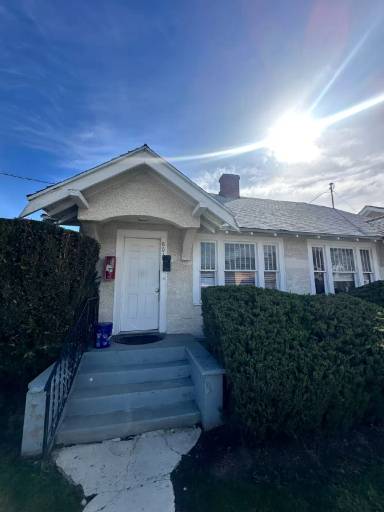 Main picture of 801 Kittitas St