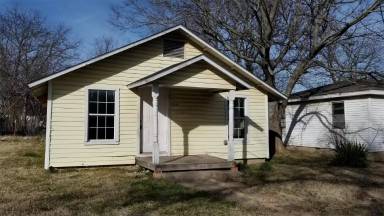Main picture of 422 W 8th St