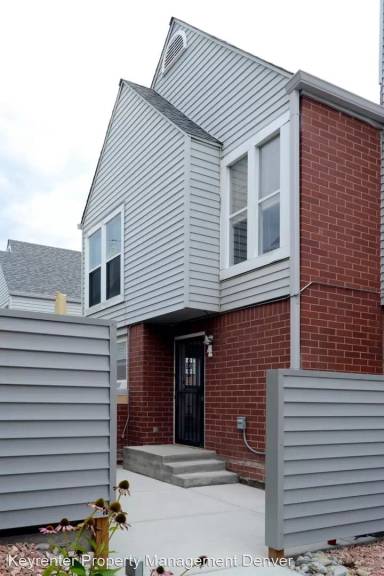 Main picture of 1035 Jasmine St