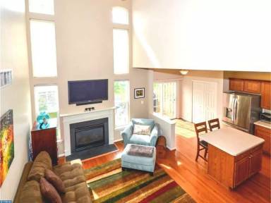 Main picture of 603 Rolling Hill Dr