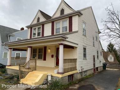 Main picture of 44 E Beechwood Ave