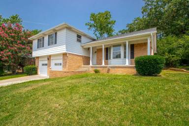 Main picture of 7706 Leawood Blvd