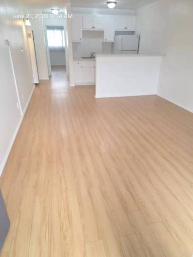 Main picture of 230 Bay St