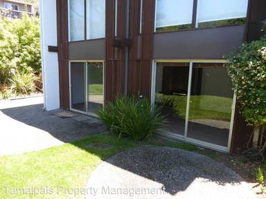 Main picture of 2 Lyford Dr