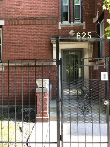 Main picture of 8000 S Champlain Ave