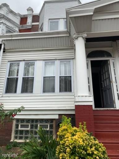 Main picture of 838 S 58th St