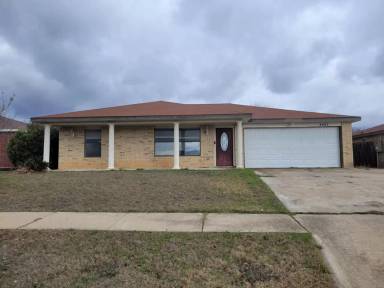 Main picture of 4403 Secretariat Dr