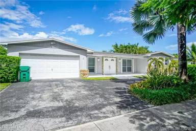 Main picture of 8101 SW 198th St