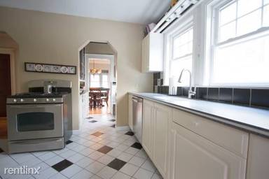 Main picture of 21 - 23 North Crescent Circuit