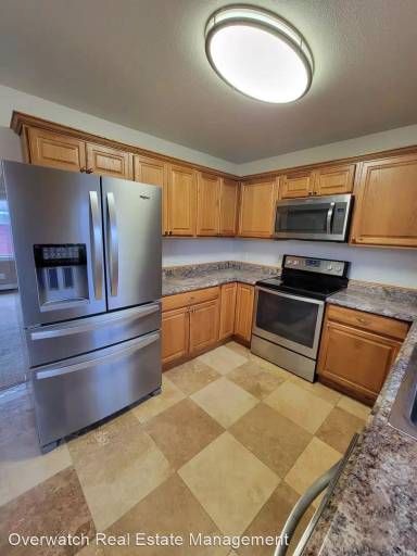 Main picture of 825 N Park St
